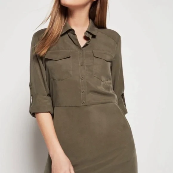 green emerald velvet dress BCBG MaxAzria Olive Empire Waist V-Neck Midi Dress main image 0